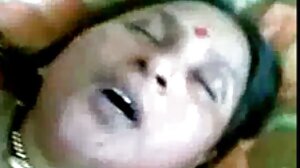 విట్నీ స్టీవెన్స్ తన పెటిట్‌తో తెలుగు సెక్స్ సెక్స్ డెస్క్‌లో ఫకింగ్ చేస్తోంది